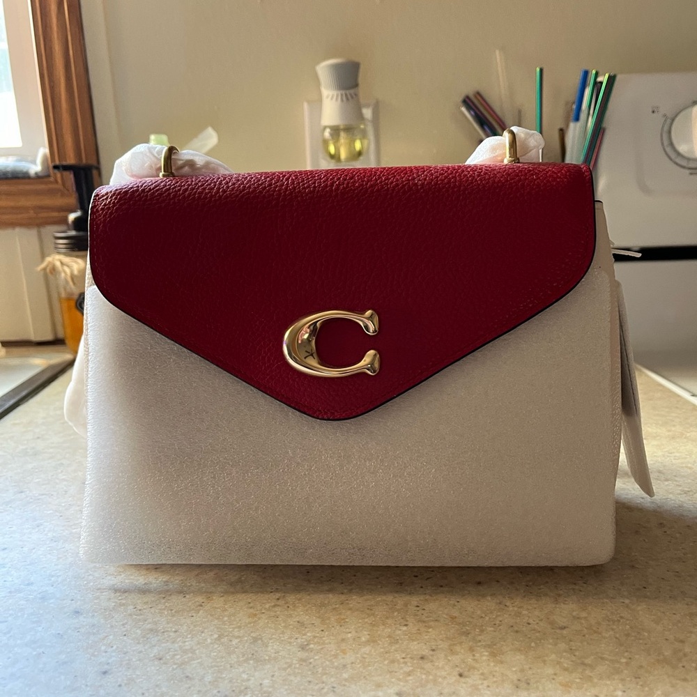 Handbag - Picture 2 of 3